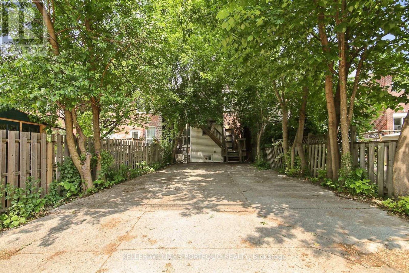#3 - 35 HUMBERSIDE AVENUE - Photo 6