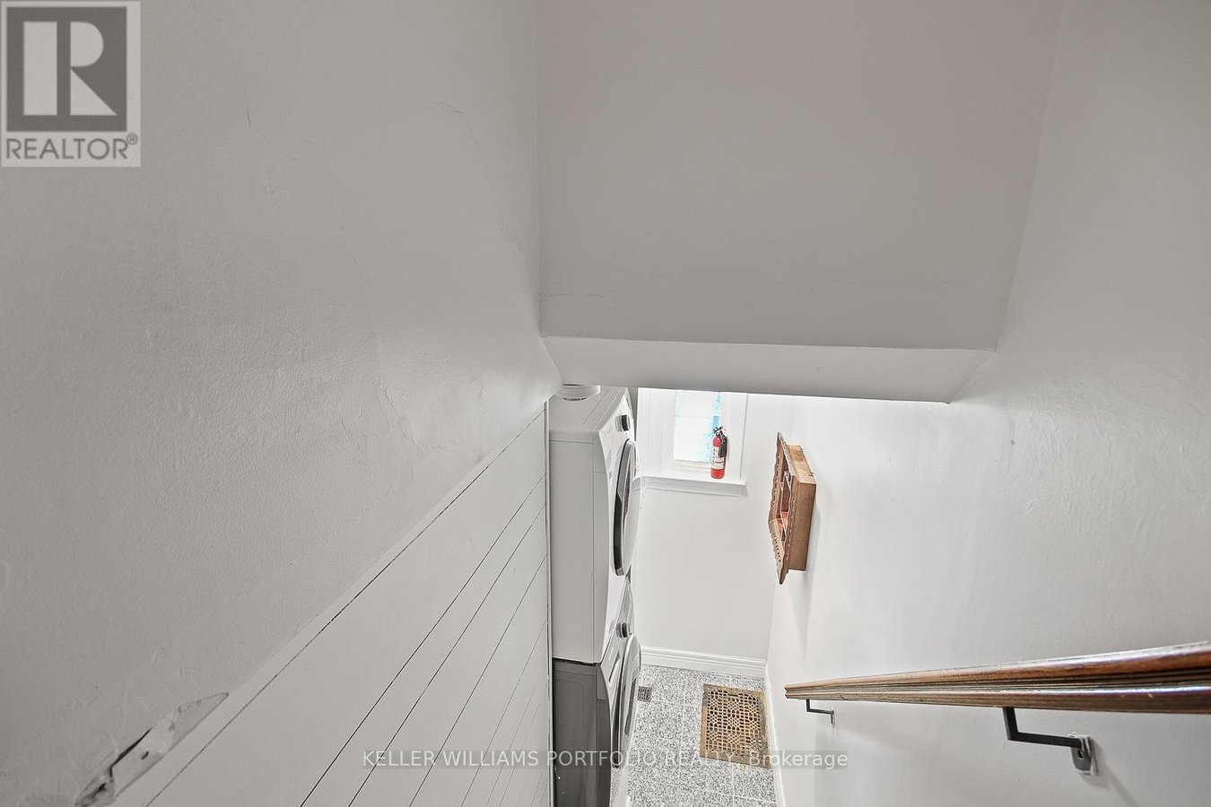 #3 - 35 HUMBERSIDE AVENUE - Photo 8
