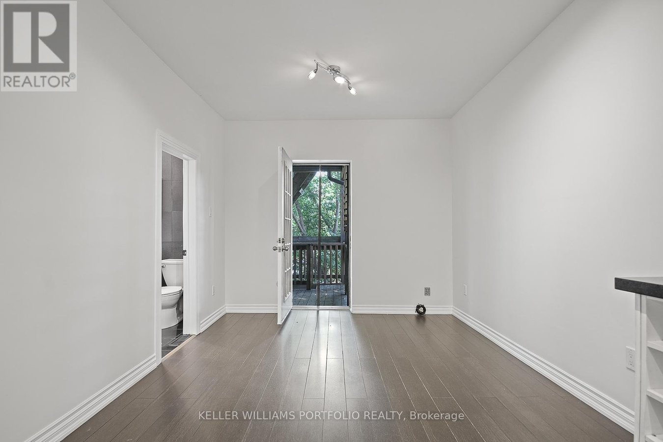 #3 - 35 HUMBERSIDE AVENUE - Photo 10