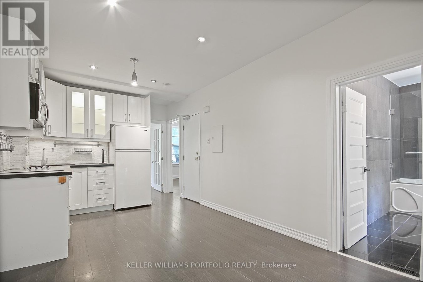 #3 - 35 HUMBERSIDE AVENUE - Photo 12