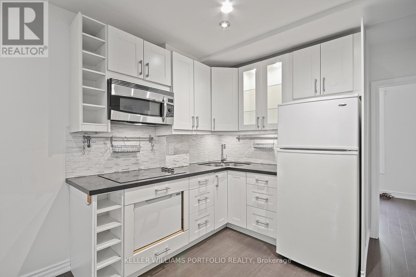 #3 - 35 HUMBERSIDE AVENUE - Photo 14