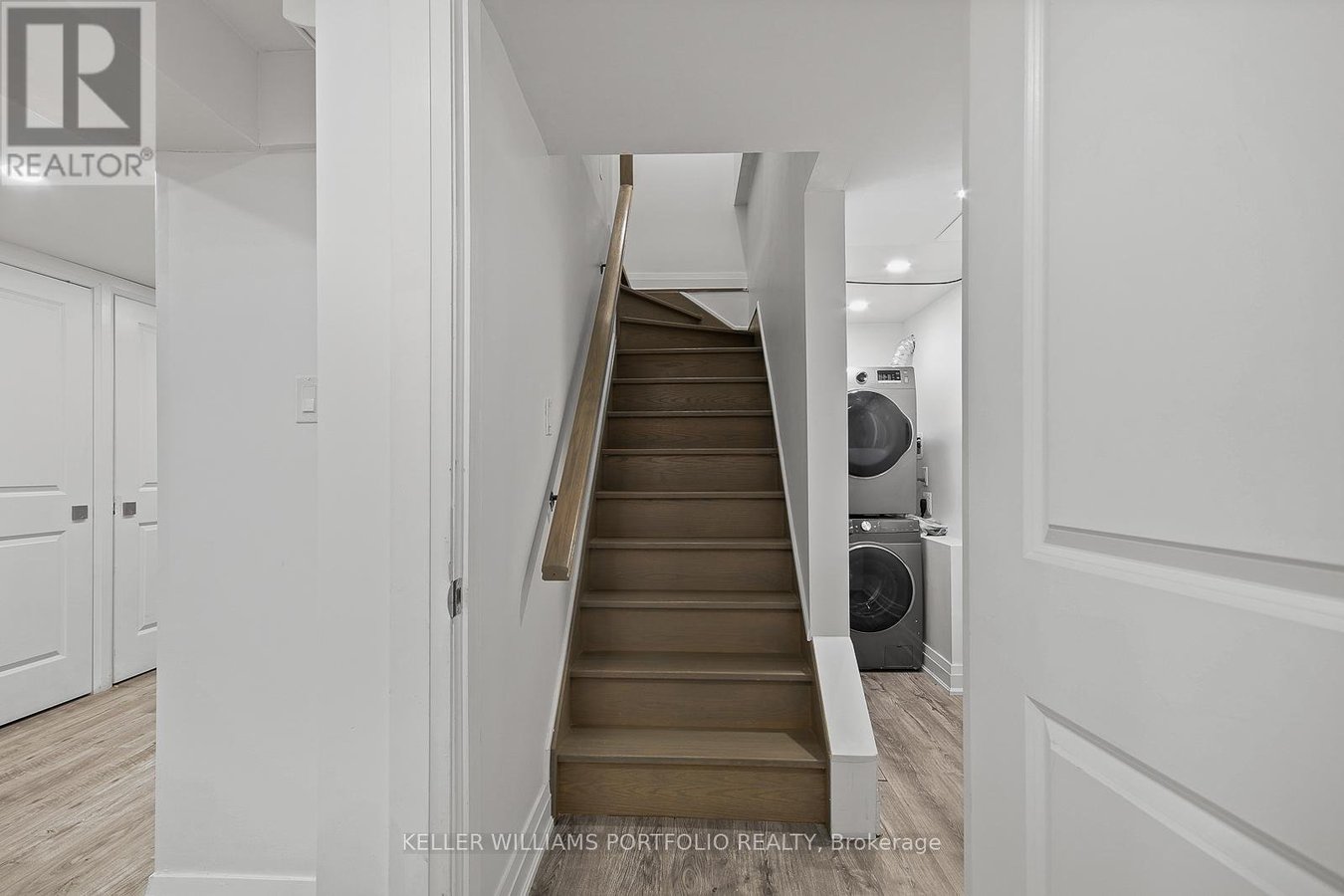 #1 (BASEMENT) - 35 HUMBERSIDE AVENUE - Photo 7