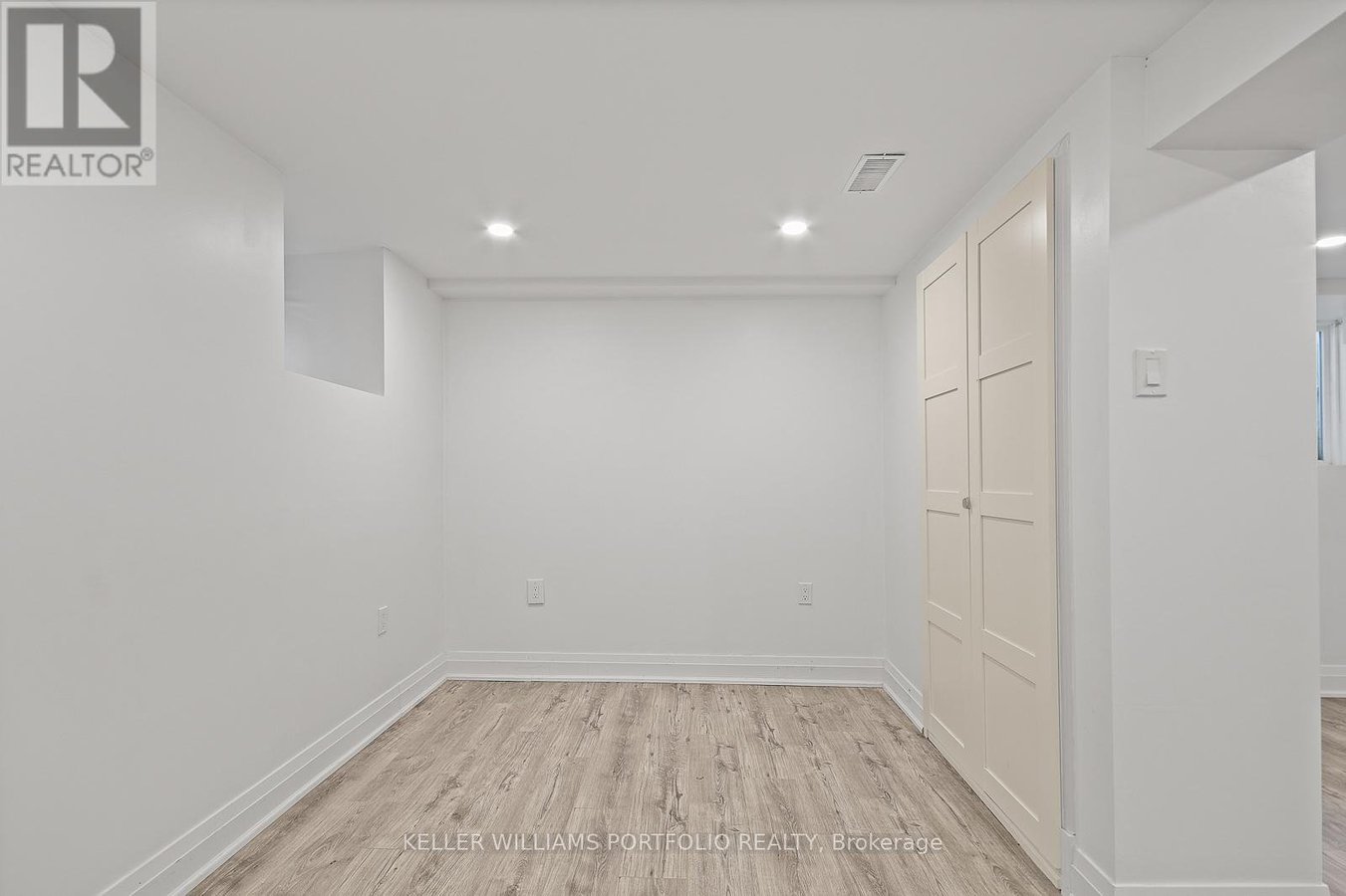 #1 (BASEMENT) - 35 HUMBERSIDE AVENUE - Photo 9
