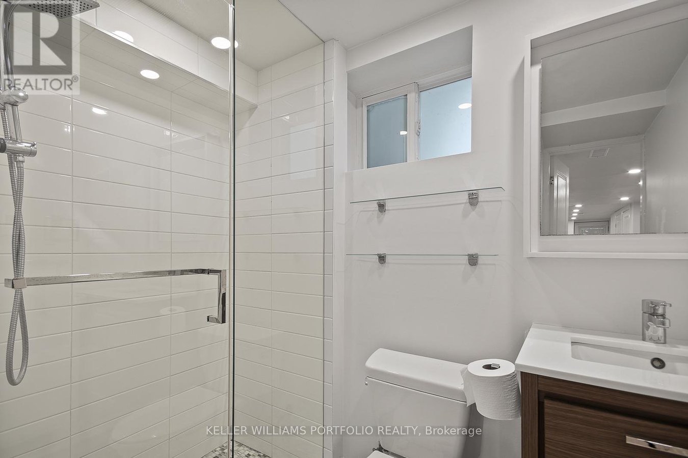 #1 (BASEMENT) - 35 HUMBERSIDE AVENUE - Photo 10