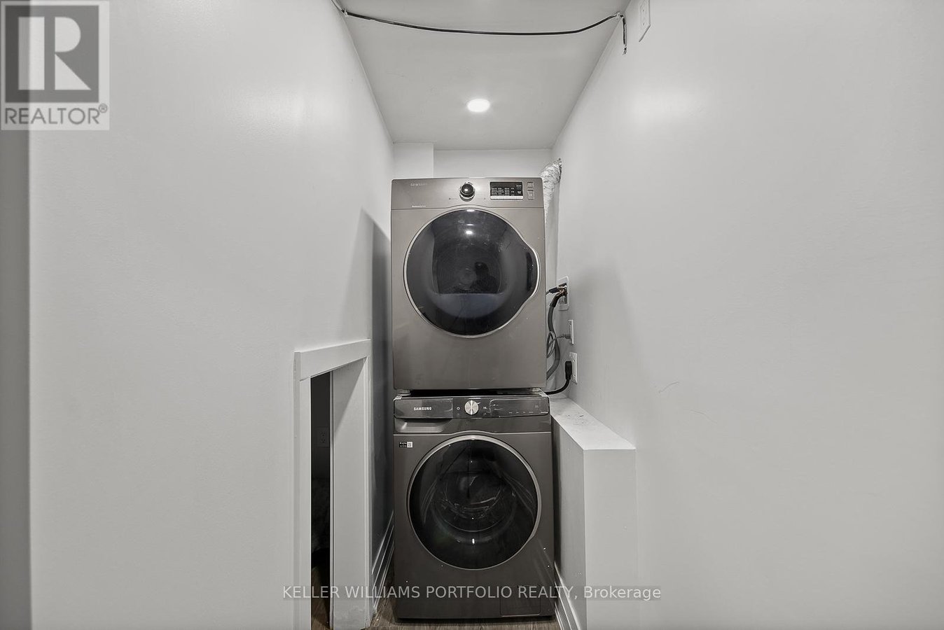 #1 (BASEMENT) - 35 HUMBERSIDE AVENUE - Photo 11