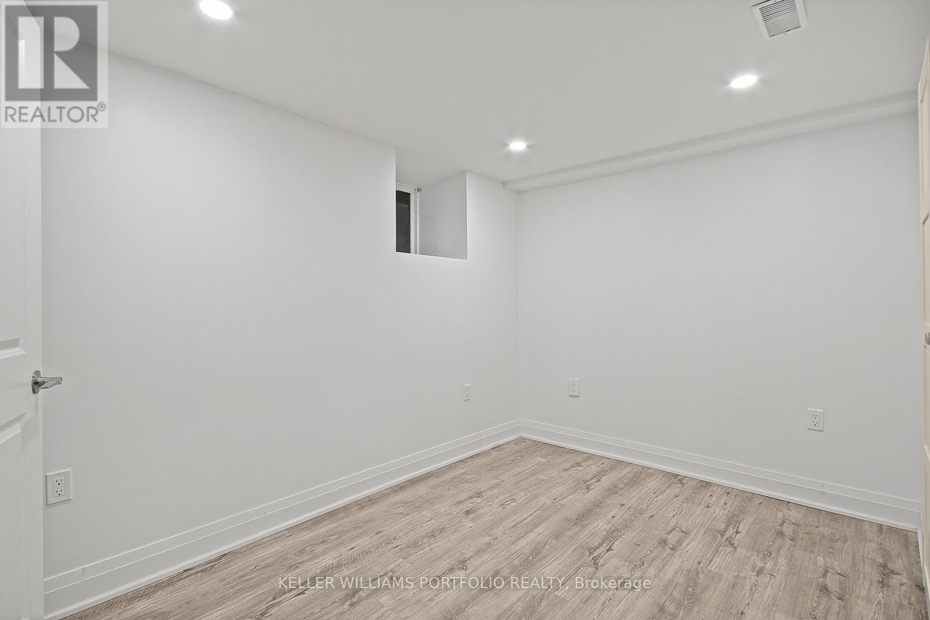 #1 (BASEMENT) - 35 HUMBERSIDE AVENUE - Photo 12