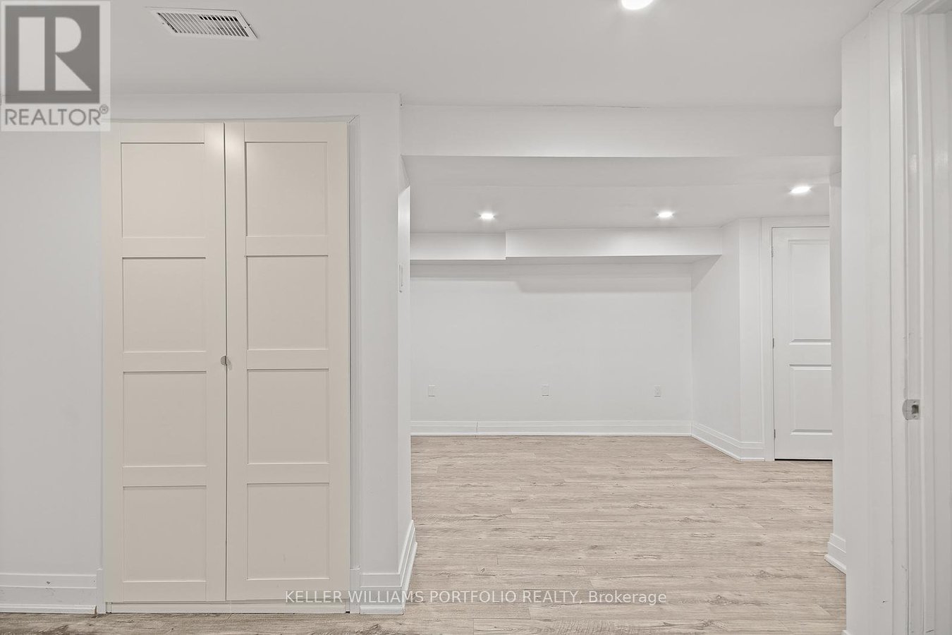 #1 (BASEMENT) - 35 HUMBERSIDE AVENUE - Photo 14