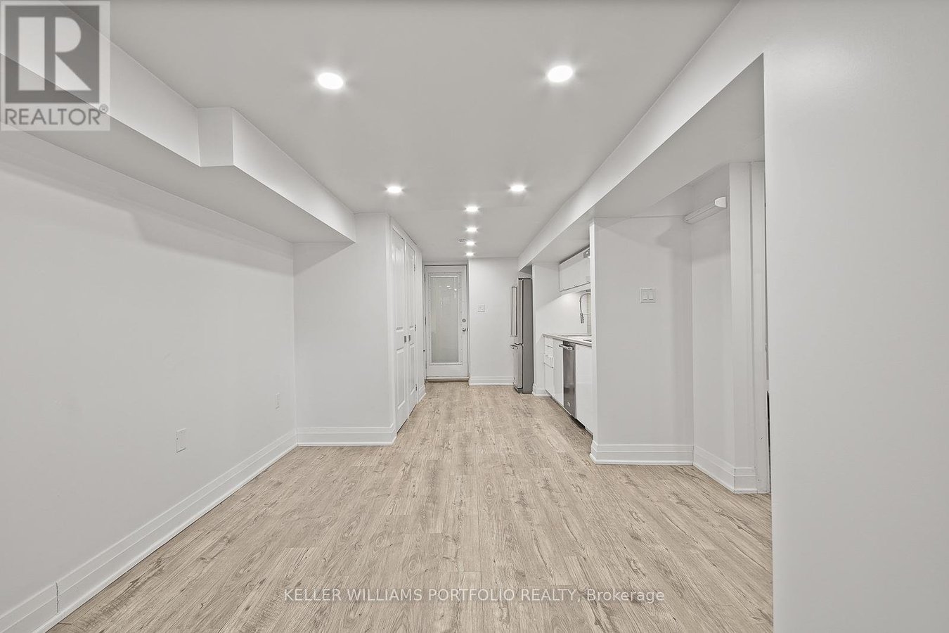 #1 (BASEMENT) - 35 HUMBERSIDE AVENUE - Photo 15