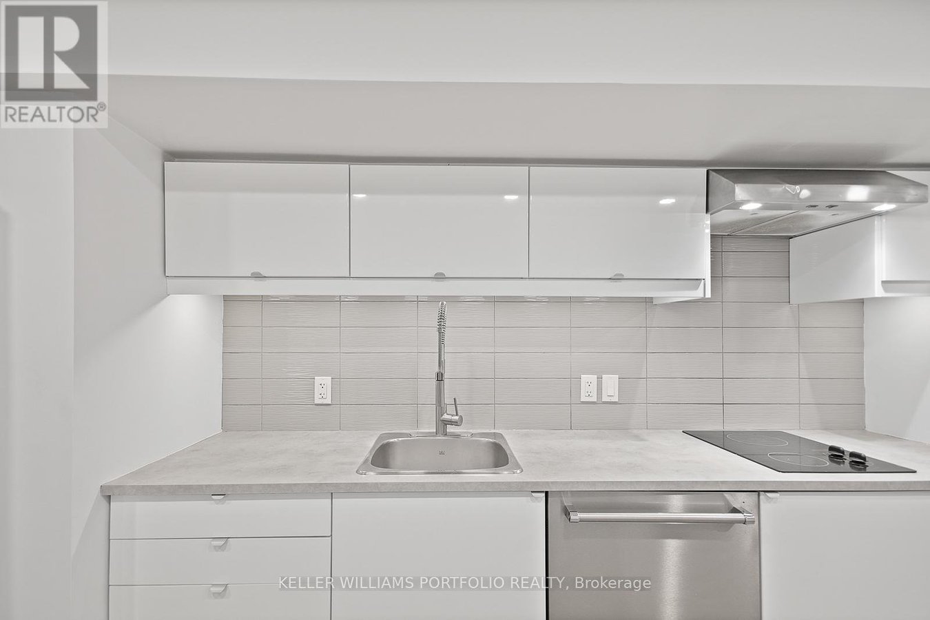 #1 (BASEMENT) - 35 HUMBERSIDE AVENUE - Photo 20