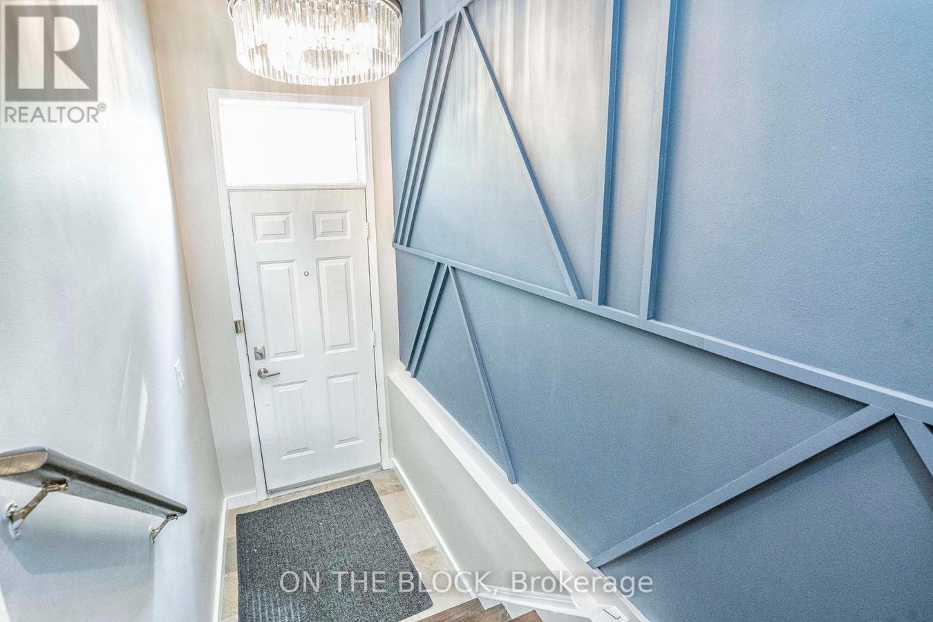 49 LESLIE STREET - Photo 3