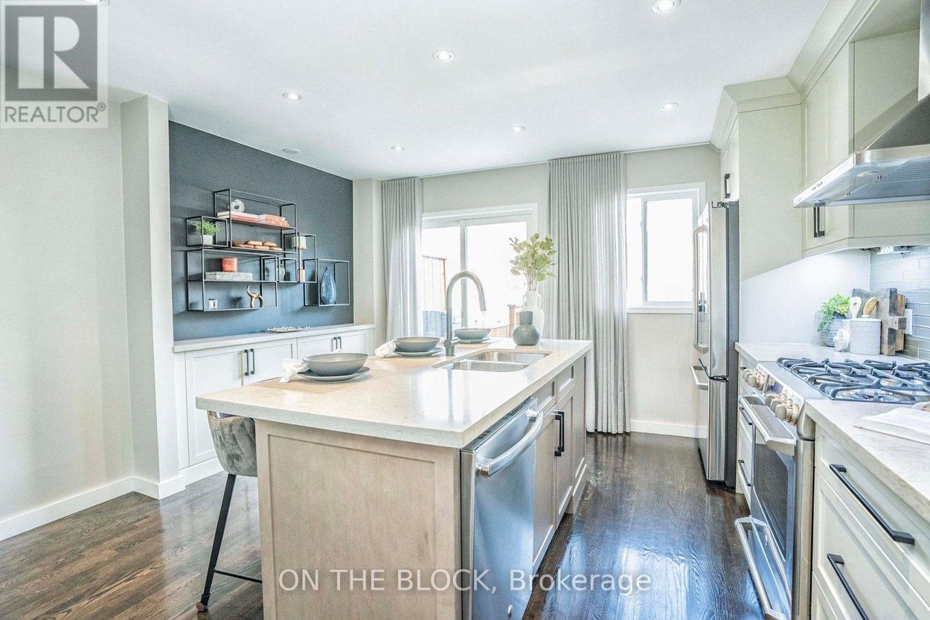 49 LESLIE STREET - Photo 18