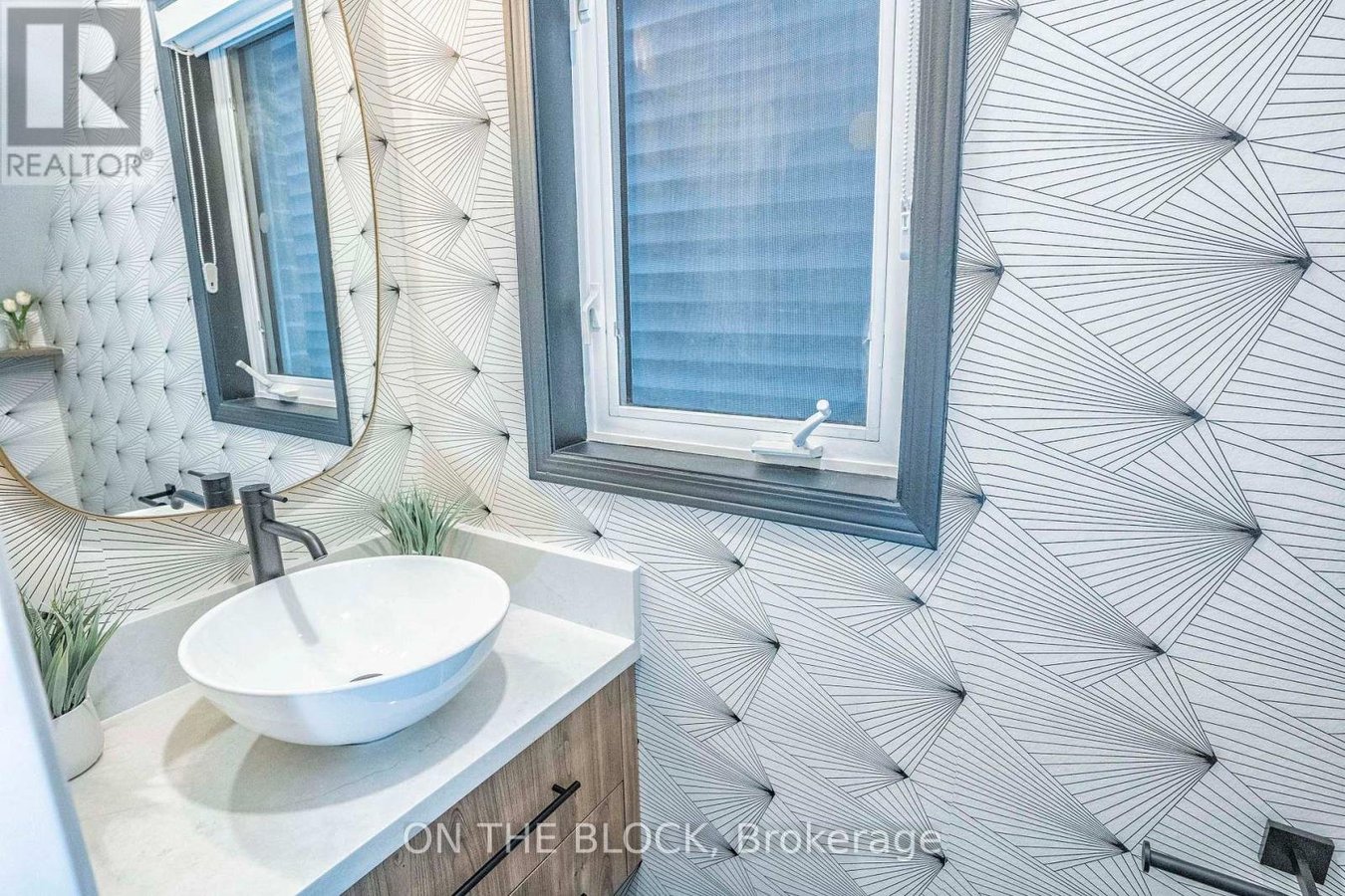 49 LESLIE STREET - Photo 23