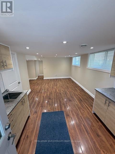 10 FALLINGDALE CRESCENT - Photo 4