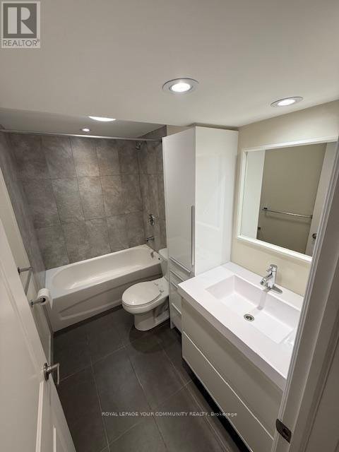 10 FALLINGDALE CRESCENT - Photo 9