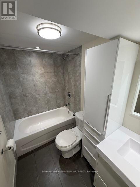 10 FALLINGDALE CRESCENT - Photo 11