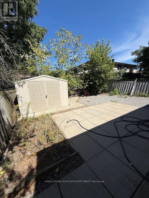 10 FALLINGDALE CRESCENT - Photo 17