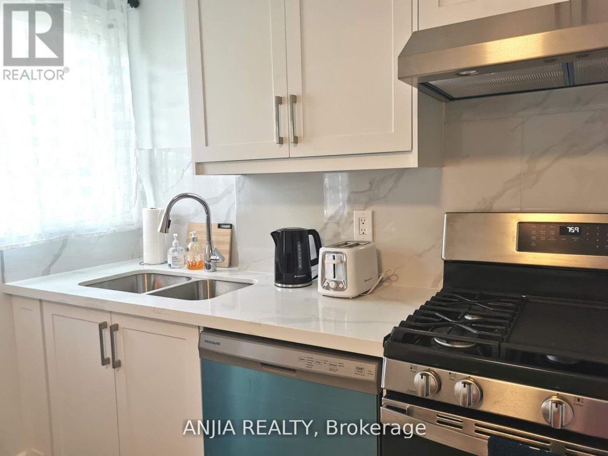 1 - 256 HOMEWOOD AVENUE - Photo 4