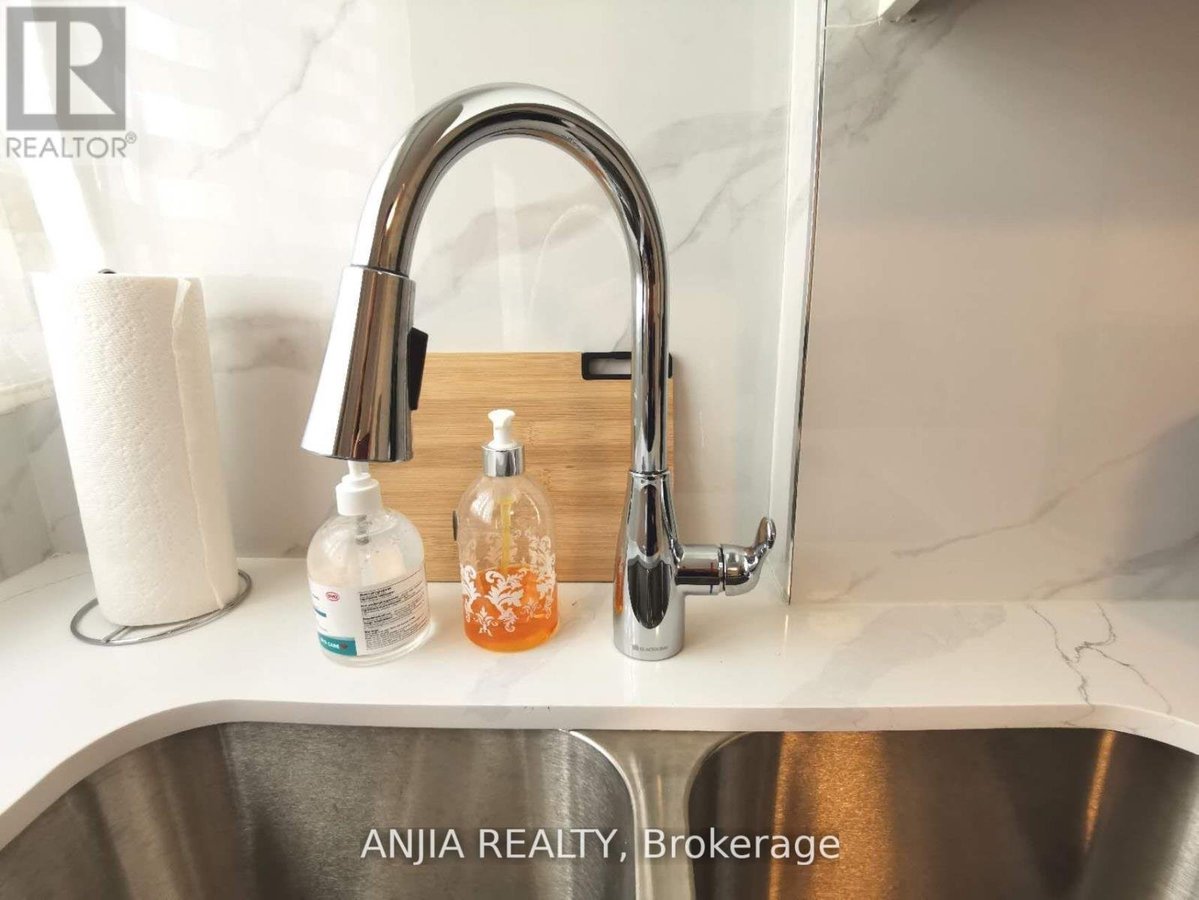 1 - 256 HOMEWOOD AVENUE - Photo 5