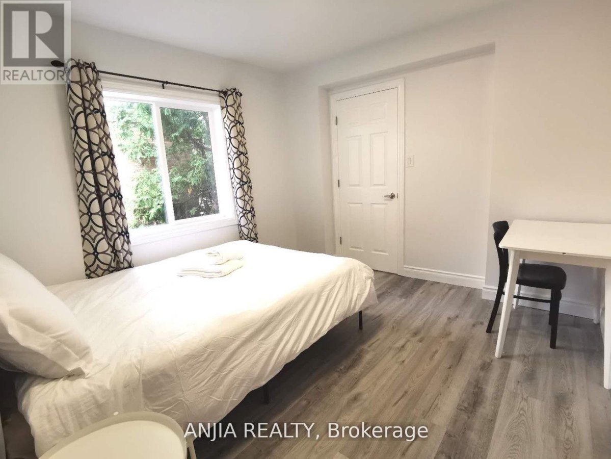 1 - 256 HOMEWOOD AVENUE - Photo 8