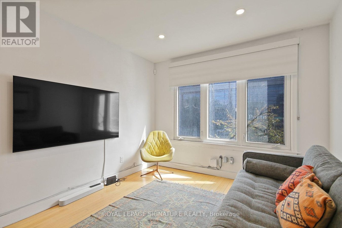 UPPER - 1048 QUEEN STREET W - Photo 7