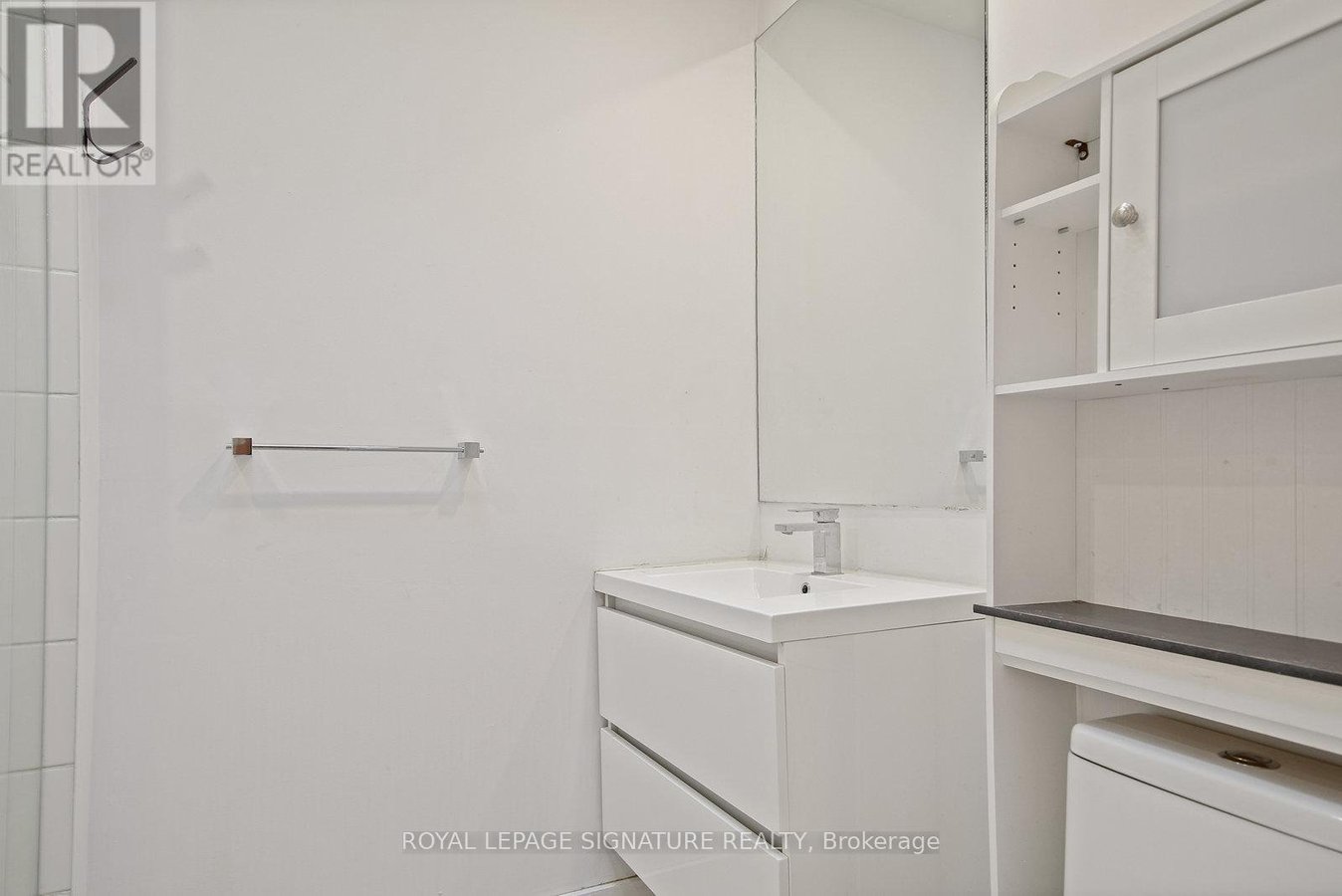UPPER - 1048 QUEEN STREET W - Photo 19