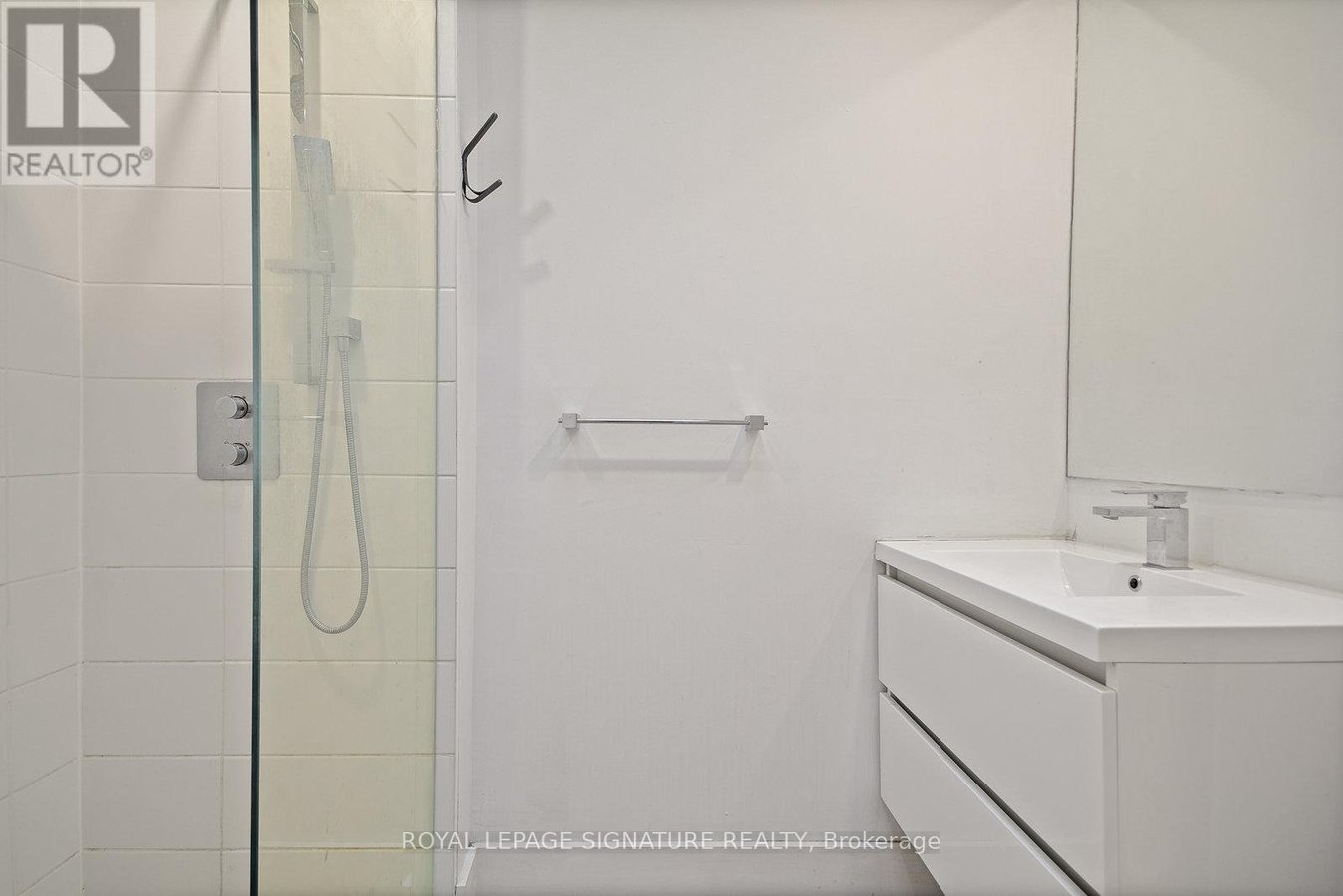 UPPER - 1048 QUEEN STREET W - Photo 20