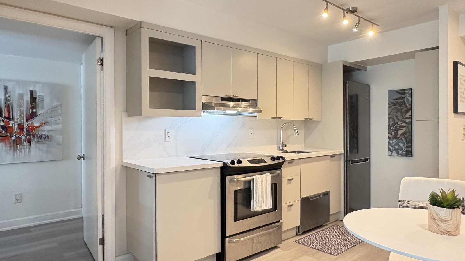 111 Elizabeth Street - Photo 2