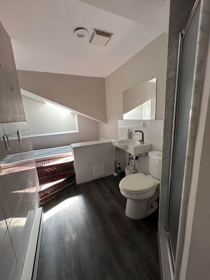Vermont Avenue - Photo 1