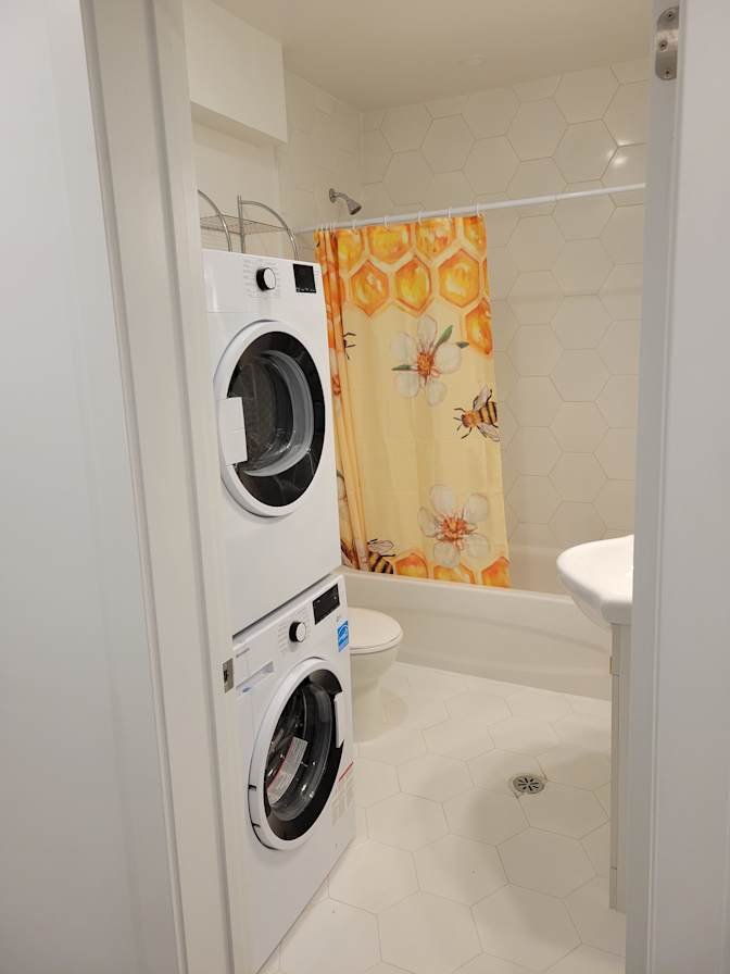 Bloor Street West - Photo 10