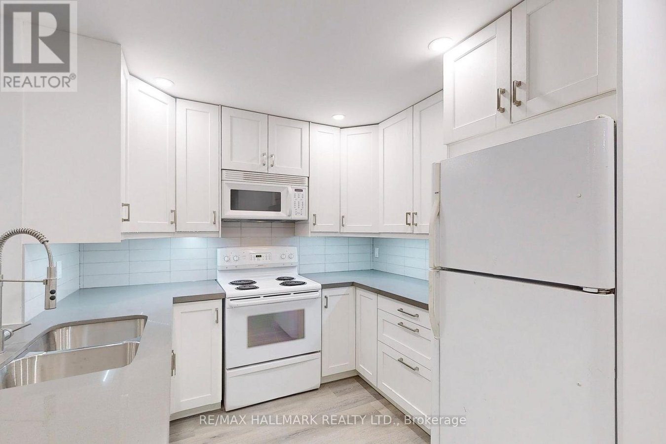 LOWER - 36 FARLEY CRESCENT - Photo 2