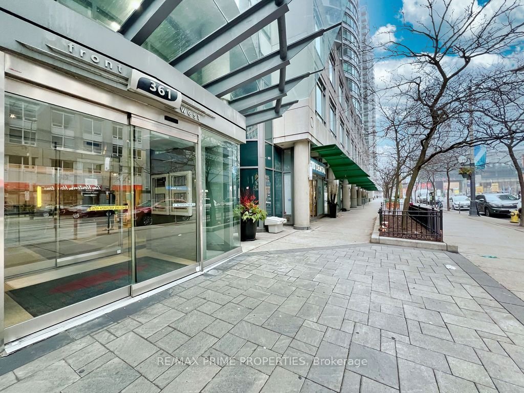 361 Front Street West - Photo 1