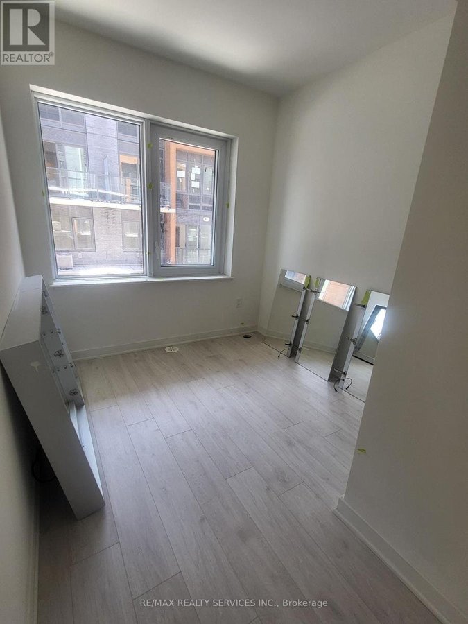 BLOCK D - UNIT 130 - 75 CURLEW DRIVE - Photo 5