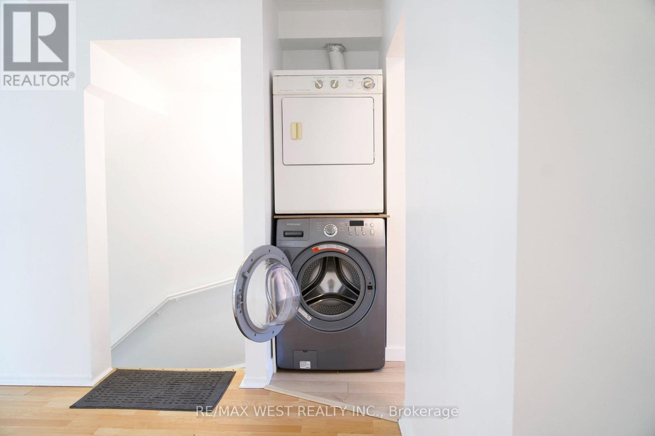 244 SHUTER STREET - Photo 5