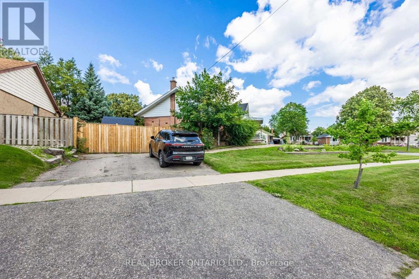 BSMT - 18 SHROPSHIRE DRIVE - Photo 3