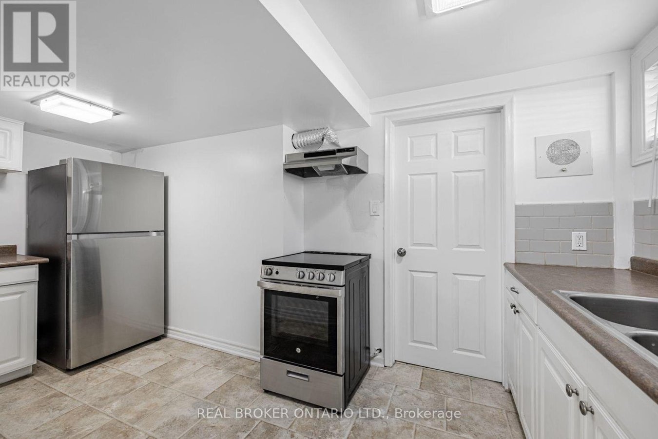 BSMT - 18 SHROPSHIRE DRIVE - Photo 5