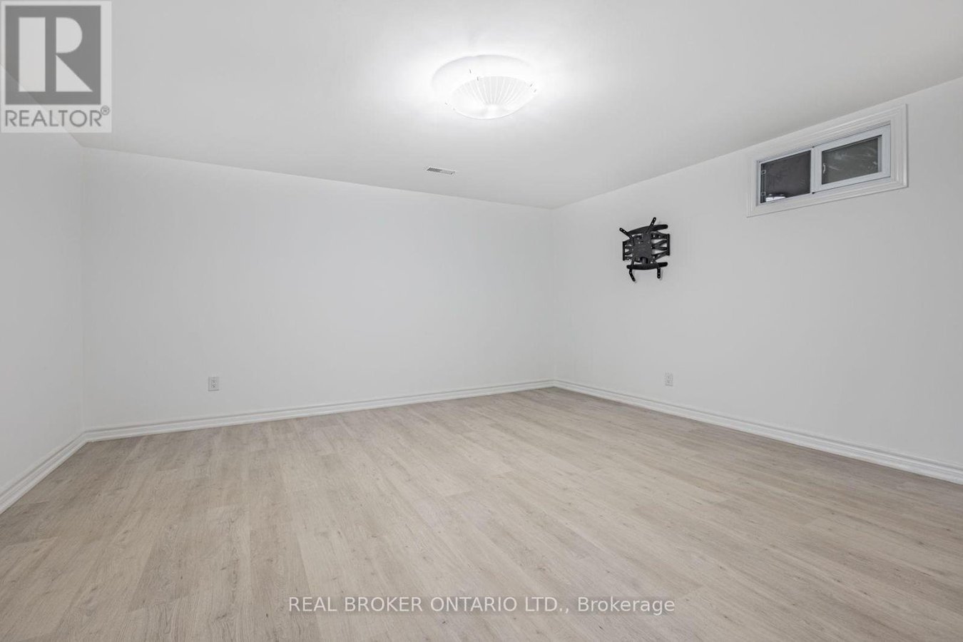 BSMT - 18 SHROPSHIRE DRIVE - Photo 10