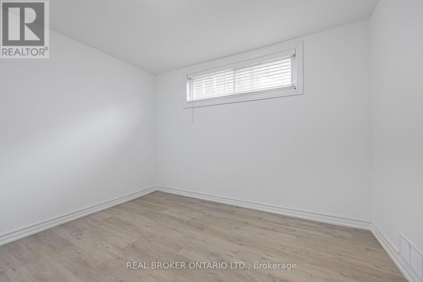 BSMT - 18 SHROPSHIRE DRIVE - Photo 16