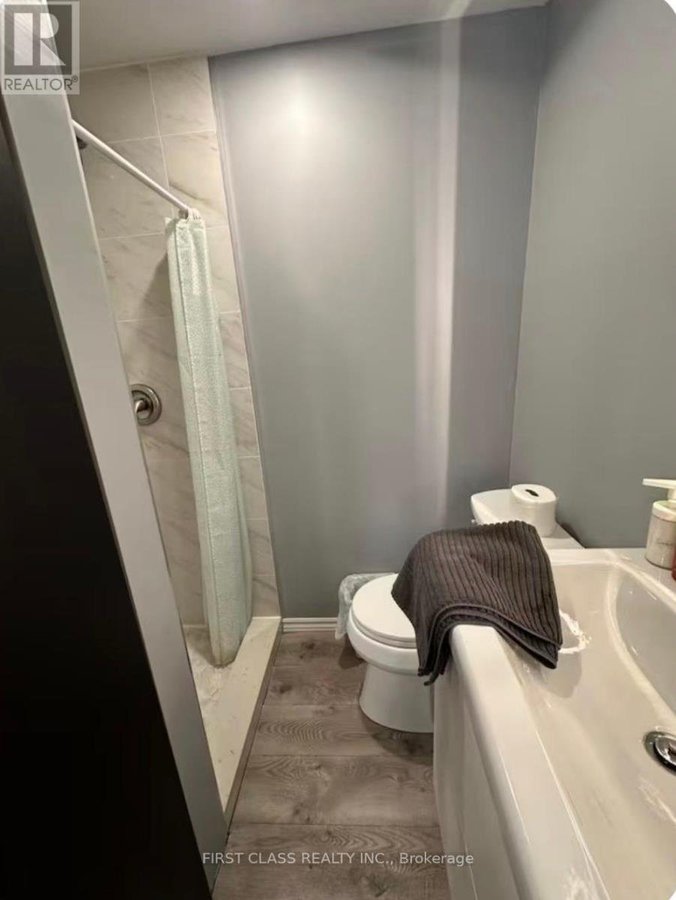 ROOM ON 2ND FLR - 76 MACDONALD STREET - Photo 3