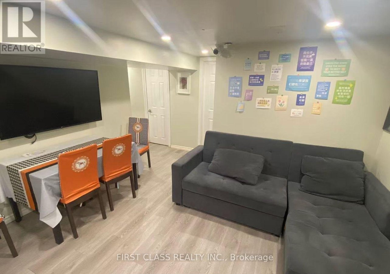 ROOM ON 2ND FLR - 76 MACDONALD STREET - Photo 5