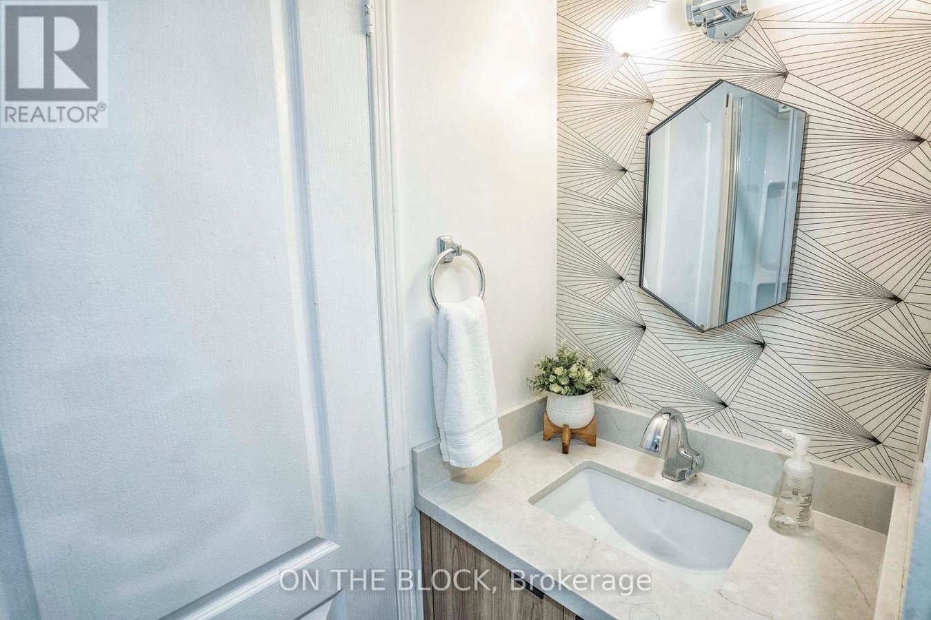 BSMT - 49 LESLIE STREET - Photo 8