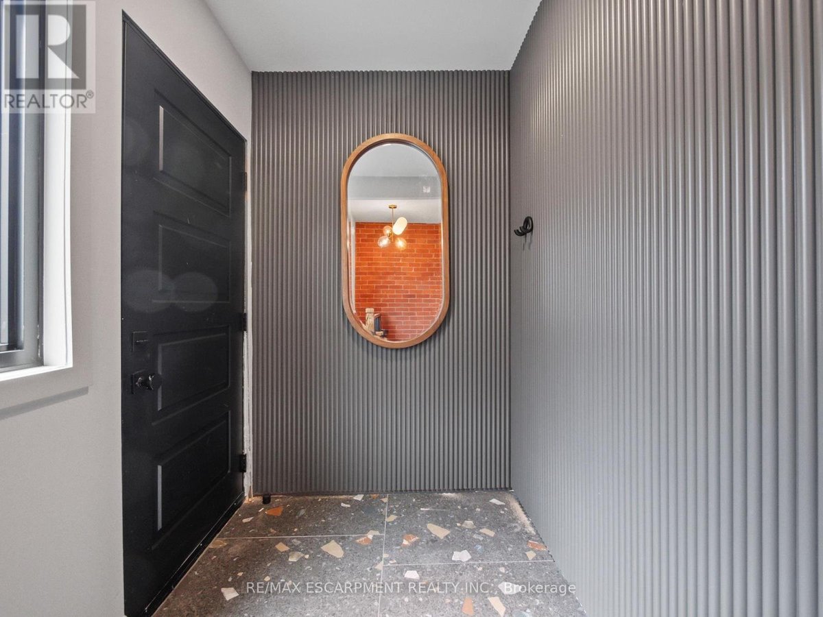 4 - 46 O'HARA AVENUE - Photo 4