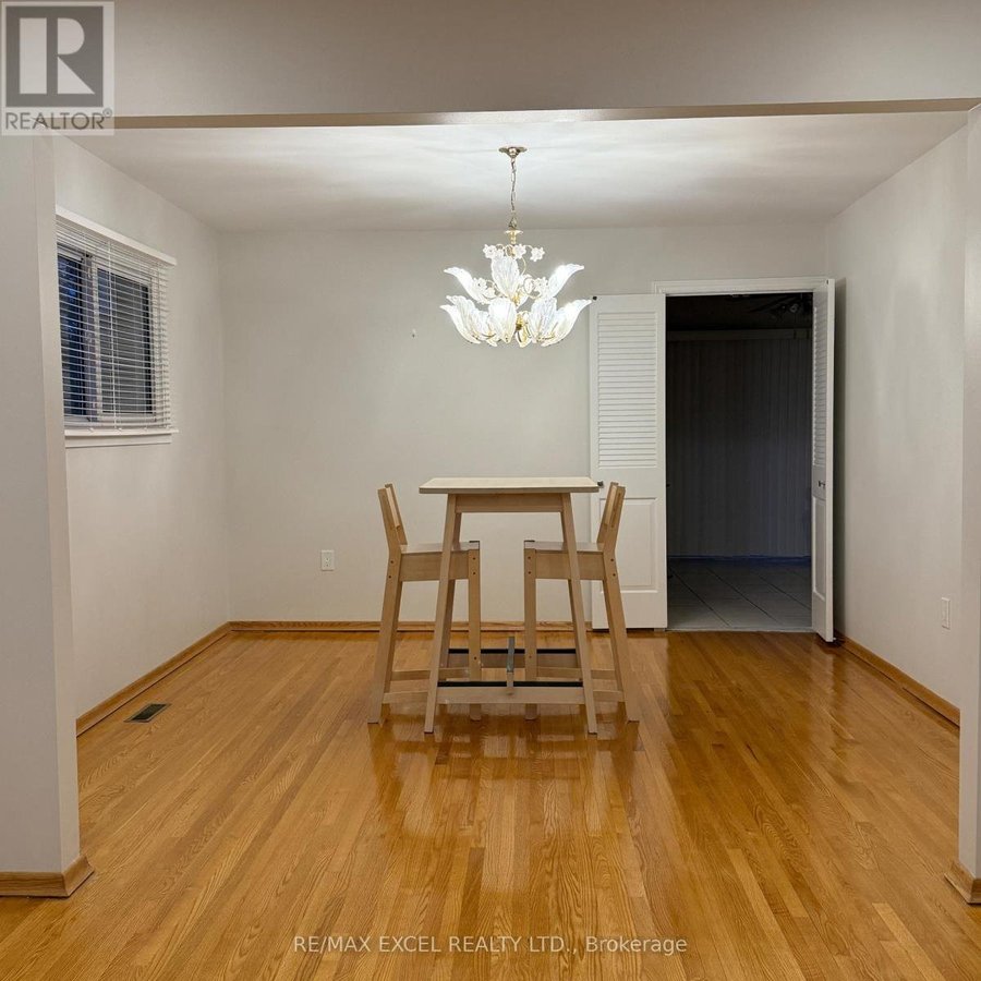 UPPER - 63 HORNSHILL DRIVE - Photo 2