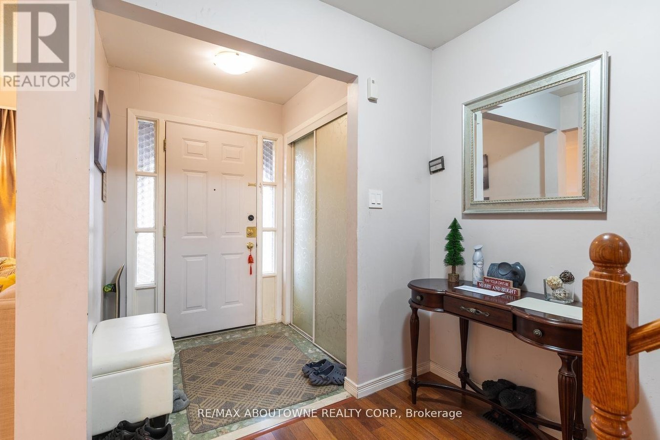 UPPER - 14 ANGUS DRIVE - Photo 2