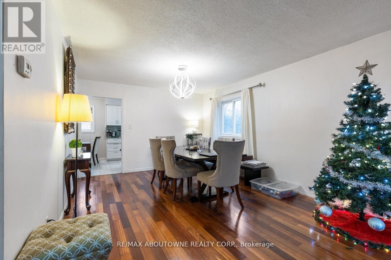 UPPER - 14 ANGUS DRIVE - Photo 4