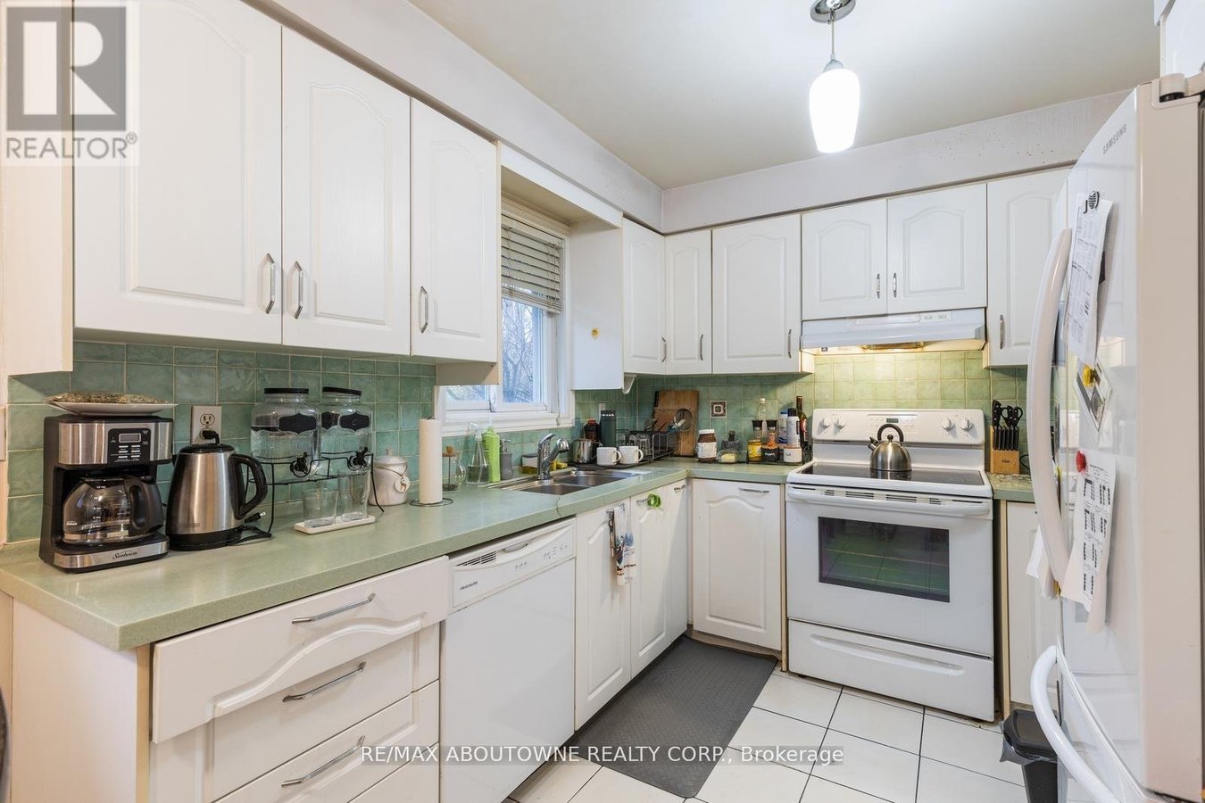 UPPER - 14 ANGUS DRIVE - Photo 9