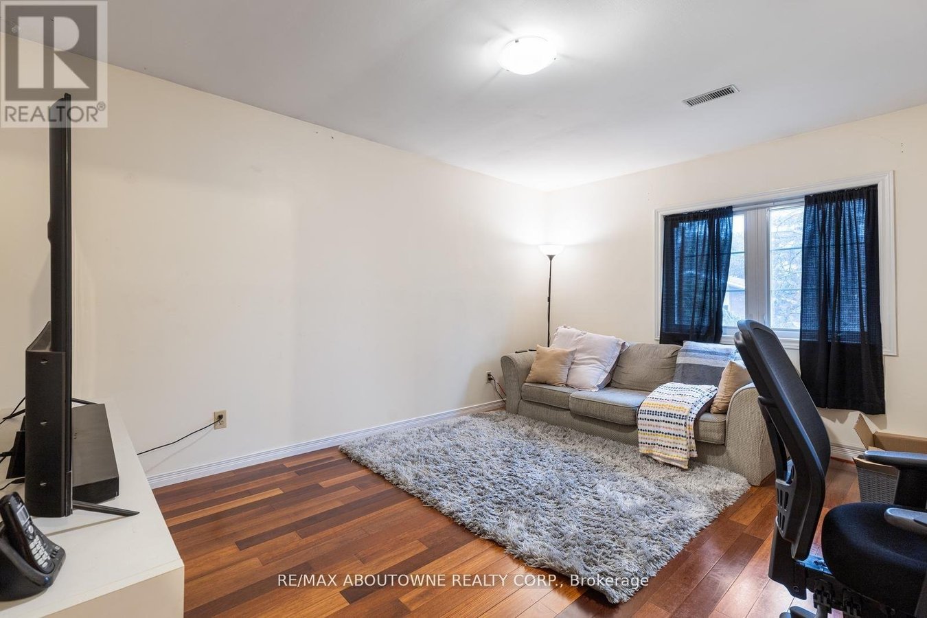 UPPER - 14 ANGUS DRIVE - Photo 18