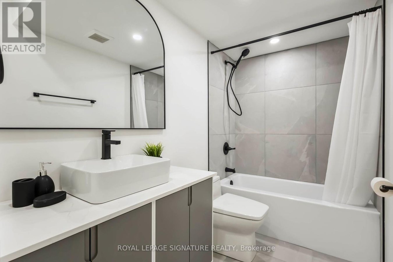 UPPER - 43A CUMMINGS STREET - Photo 26