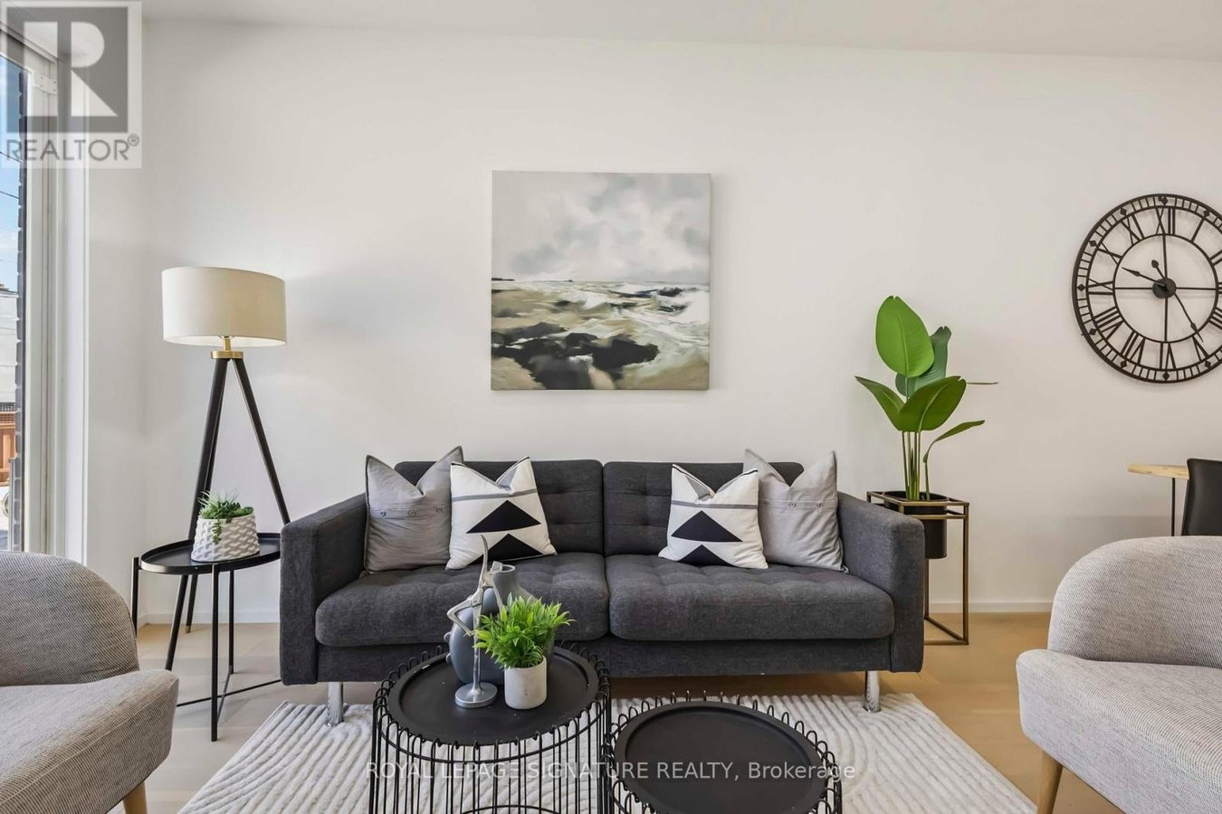 FURNISHED UPPER - 43A CUMMINGS STREET - Photo 5