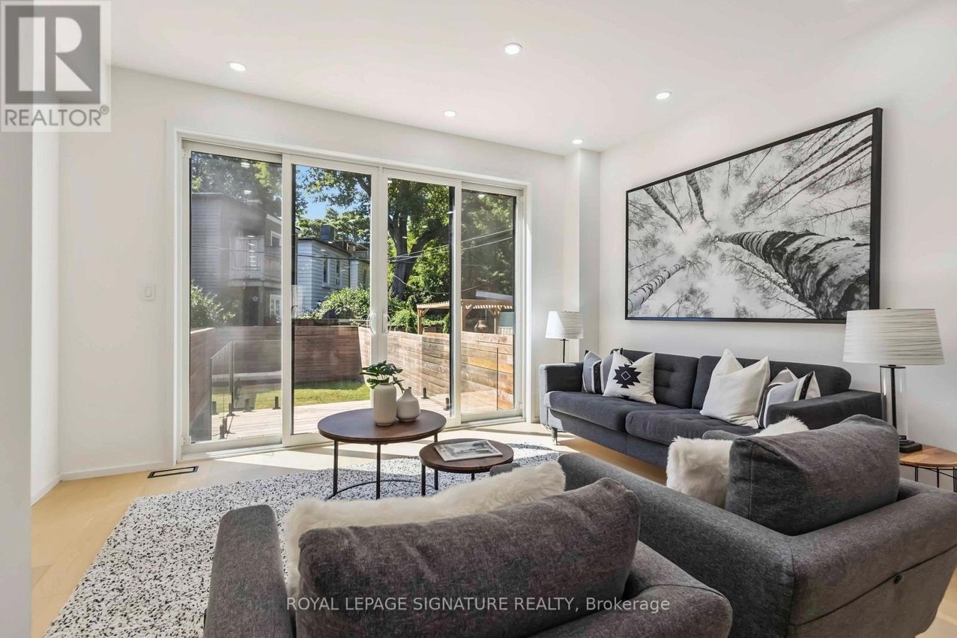 FURNISHED UPPER - 43A CUMMINGS STREET - Photo 13