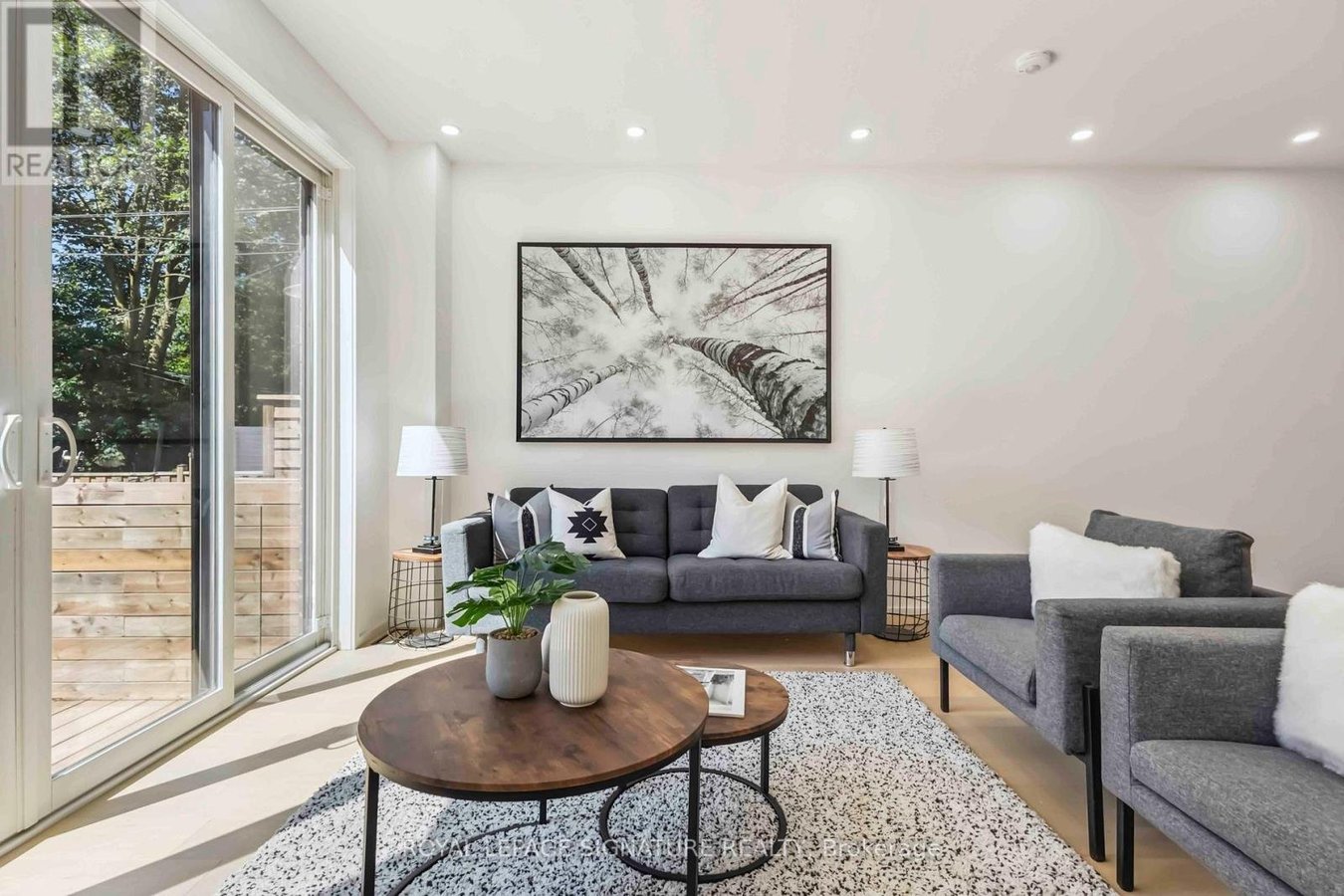 FURNISHED UPPER - 43A CUMMINGS STREET - Photo 16